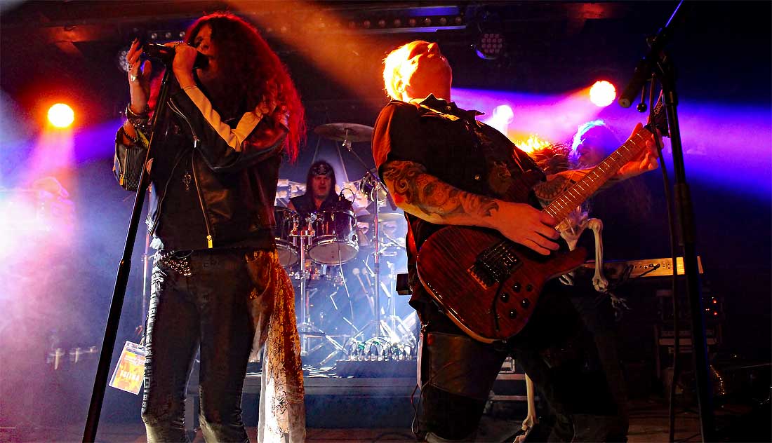 icerock26frontrowwarriors1