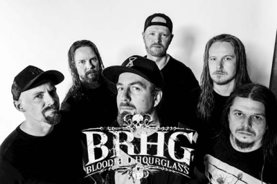 BLOODRED HOURGLASS enthüllen Musik-Video und neue Single «How's The Heart?»