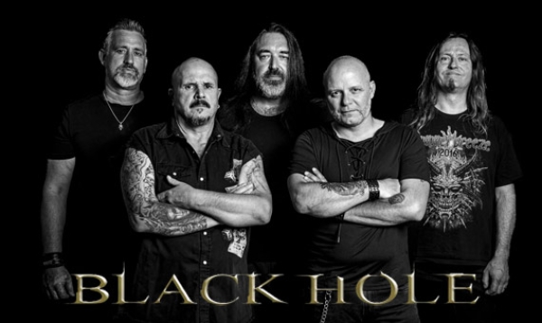 BLACK HOLE teilen ihre Version von «Fear Of The Dark» (IRON MAIDEN), feat. Roland Grapow