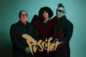 PUSCIFER teilen neue Single «Self Evident». Neues Album «Normal Isn&#039;t» kommt 2026