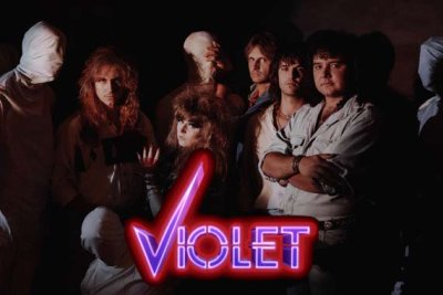 VIOLET kündigen neue Single «Somewhere, Somehow» von der anstehenden EP an, die im Februar '26 folgt