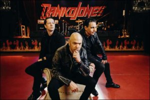 DANKO JONES veröffentlichen Video zu «I Love It Louder» und kommen nach Brienz