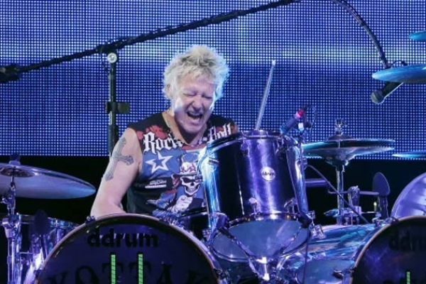 JAMES KOTTAK ist tot. Die Scorpions und Kingdom Come trauern um ihren ehemaligen Schlagzeuger