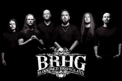 BLOODRED HOURGLASS teilen letzte Single «Chasing Shadows» des kommenden Albums «We Should Be Buried Like This»