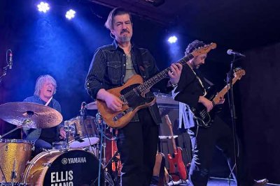 Ellis Mano Band in Seon