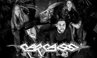 CARCASS entführen Fans mit neuem Album-Trailer «Kelly's Meat Emporium»
