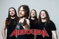 AIRBOURNE lassen den Weihnachts-Kracher «Christmas Bonus» auf Euch los und kommen 2026 nach Zürich!