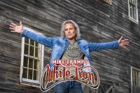 MIKE TRAMP teilt neue Version von «All Burn In Hell» im Visualizer. Neues Album «Songs of White Lion -Vol. III» erscheint bald