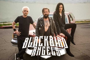 BLACKBIRD ANGELS (mit Tracii Guns) kündigen Album «Solsorte» für September &#039;23 an und teilen Single/Video zu «Shut Up (You Know I Love You)»